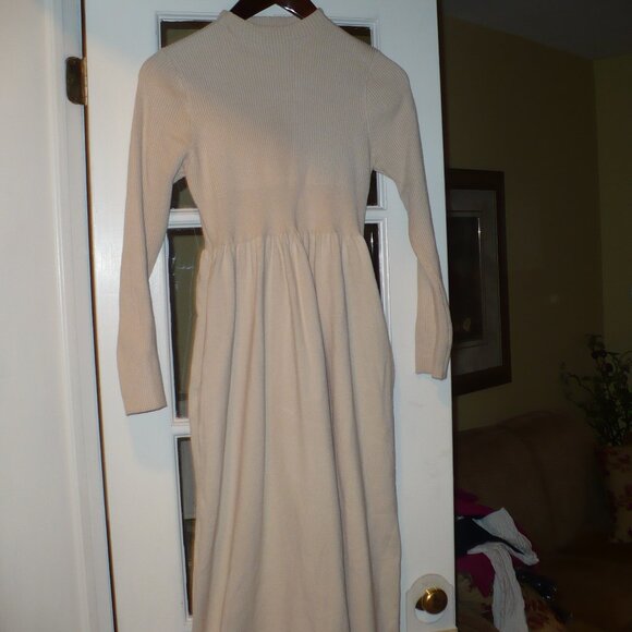 Brian Bailey knit dress - midi cream colour size large new - Picture 1 of 1